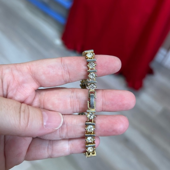 4/$100 rhinestone Elegant Gold and Silver Bracelet 7 inches 😎 - Picture 7 of 7